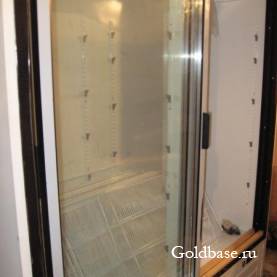 Продам холодильный шкаф витрину