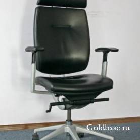 Продаю кресло руководителя Spirit